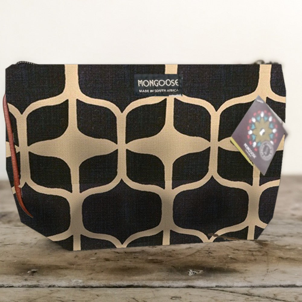 Mongoose Makeup Bag in Graphic Charcoal-Natural