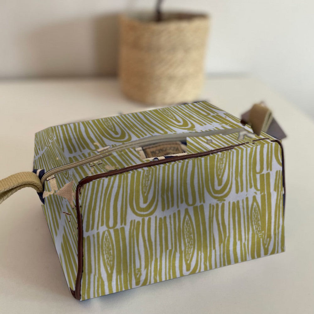 Mongoose Toiletry Bag in Seeds Lemon-Natural