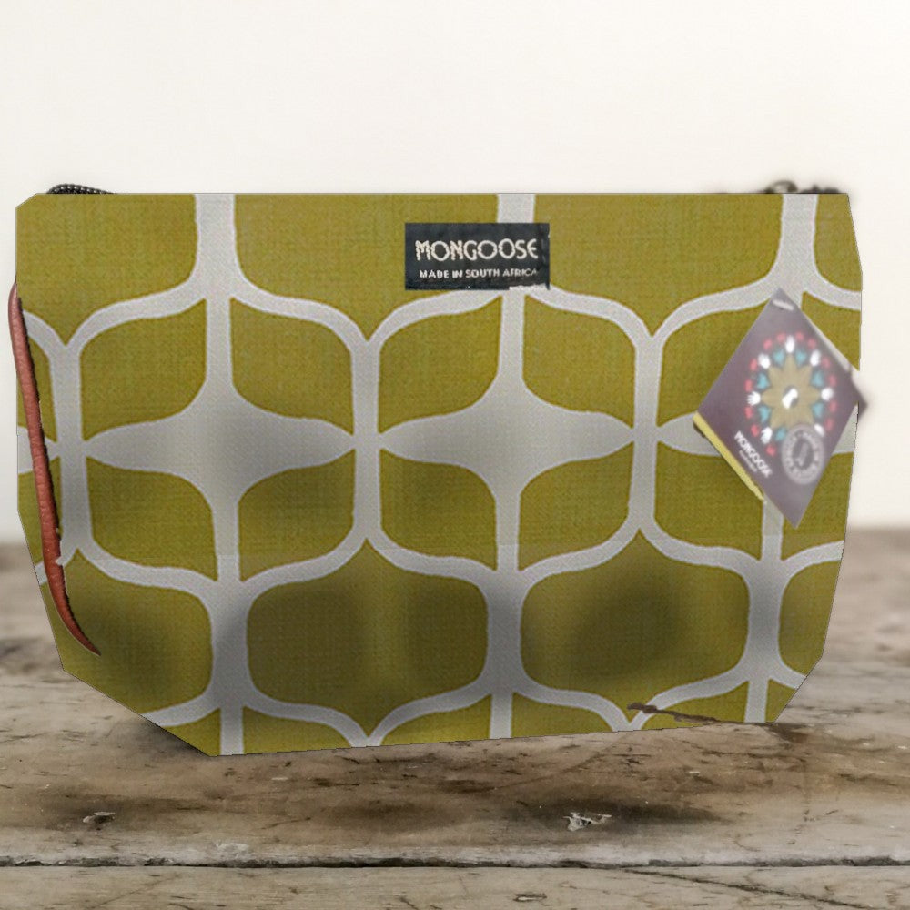 Mongoose Makeup Bag in Graphic Lemon-Natural