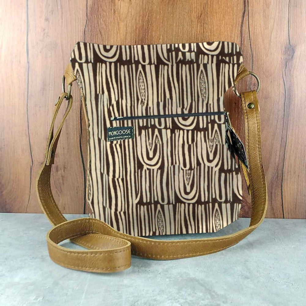 Mongoose Pouch Bag in Seeds Ivory-Charcoal