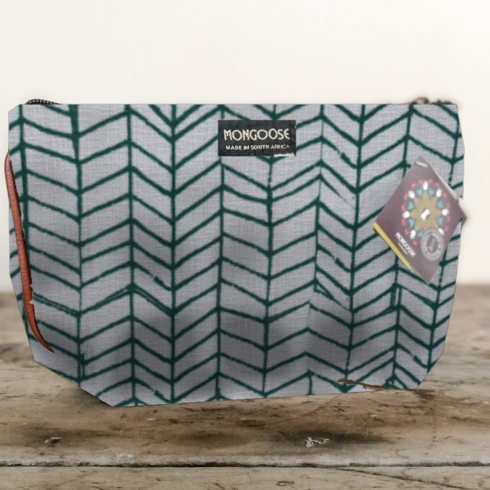 Mongoose Makeup Bag in Fishbone Avo-Natural