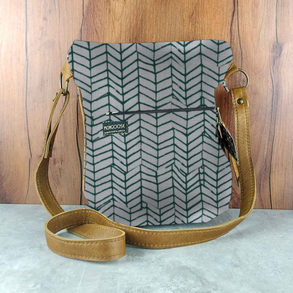 Mongoose Pouch Bag in Fishbone Avo-Natural