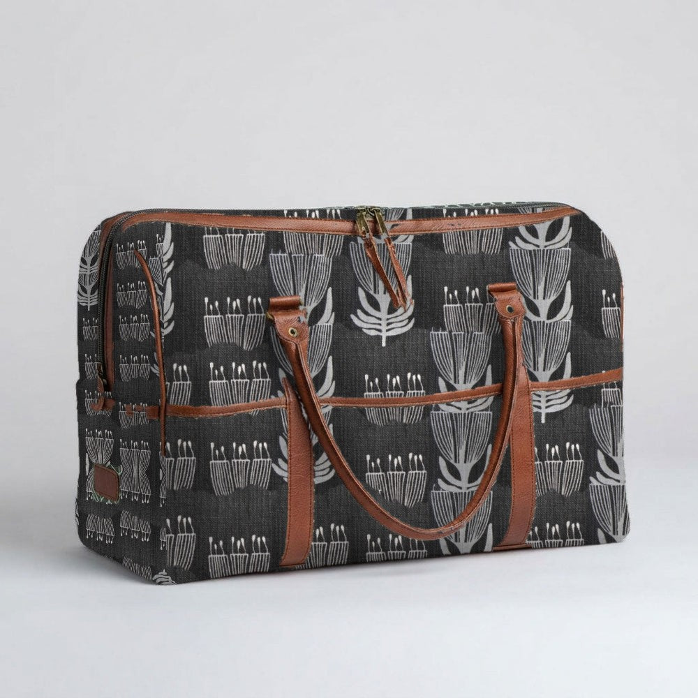 Mongoose Weekender Bag in Pincushion Cream-Charcoal
