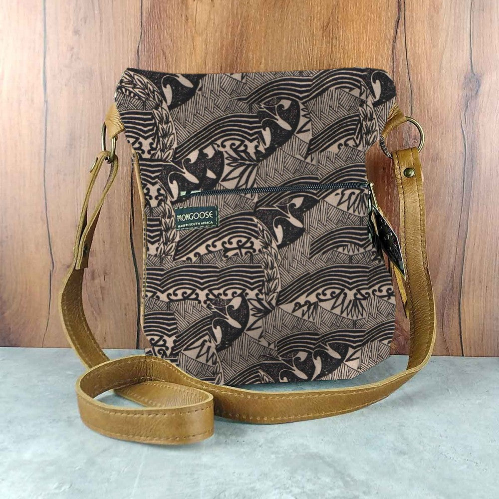 Mongoose Pouch Bag in Koru Charcoal-Natural