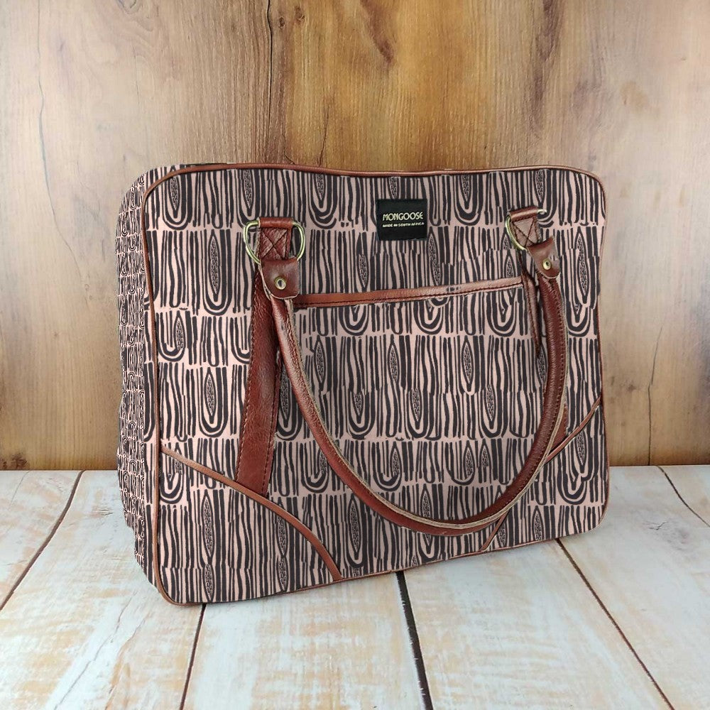 Mongoose Large Day Bag in Seeds Grey-Pebble