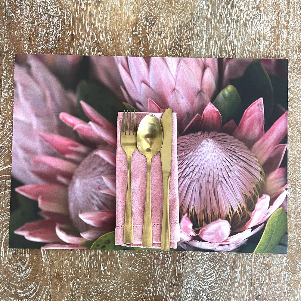 Disposable Placemats – King Proteas