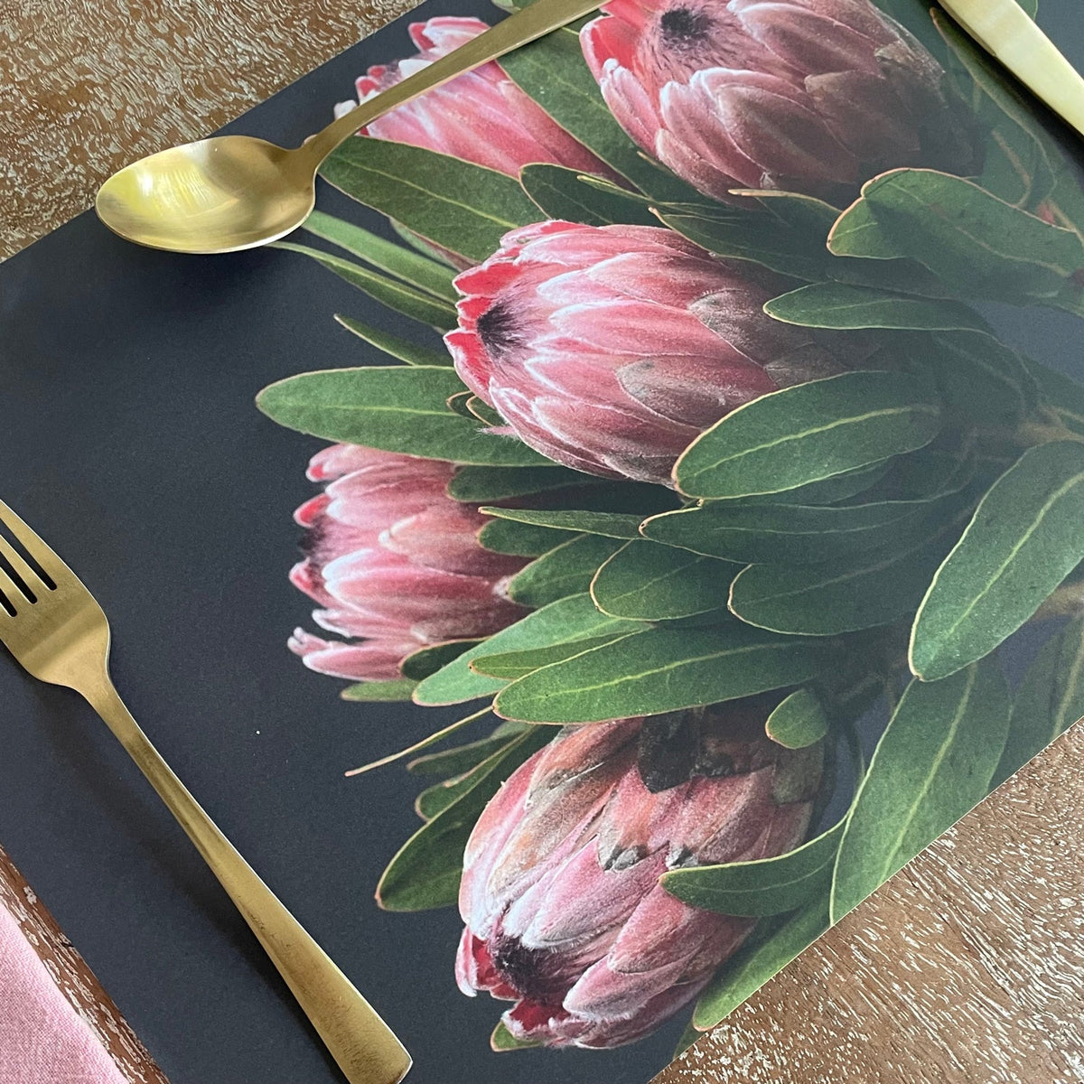 Disposable Placemats – Protea Bouquet – view 4