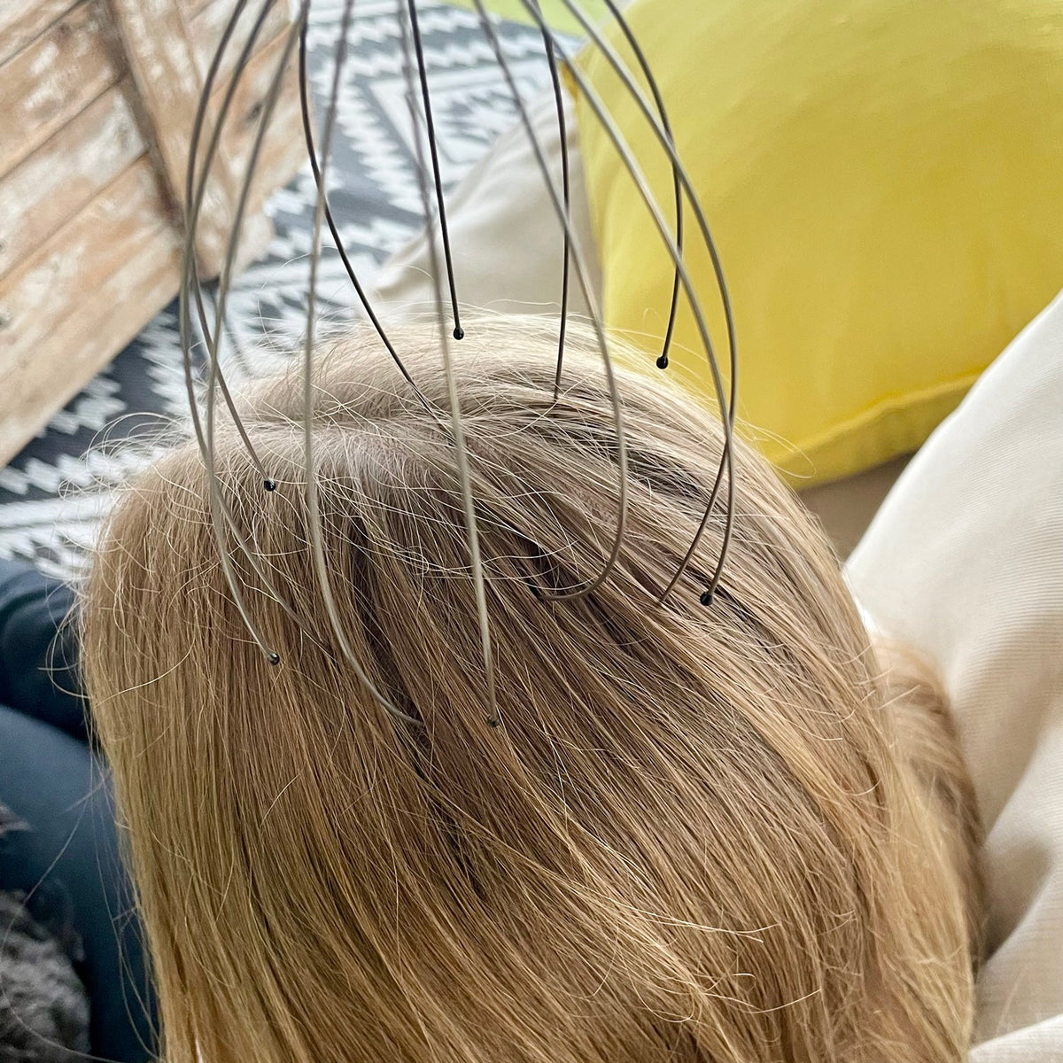 Head Scratcher/Massager – Wooden Handle – view 3