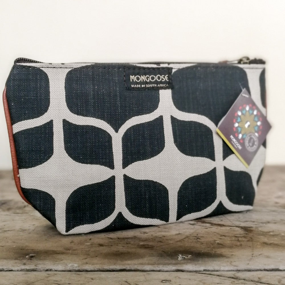 Mongoose Makeup Bag – view 4