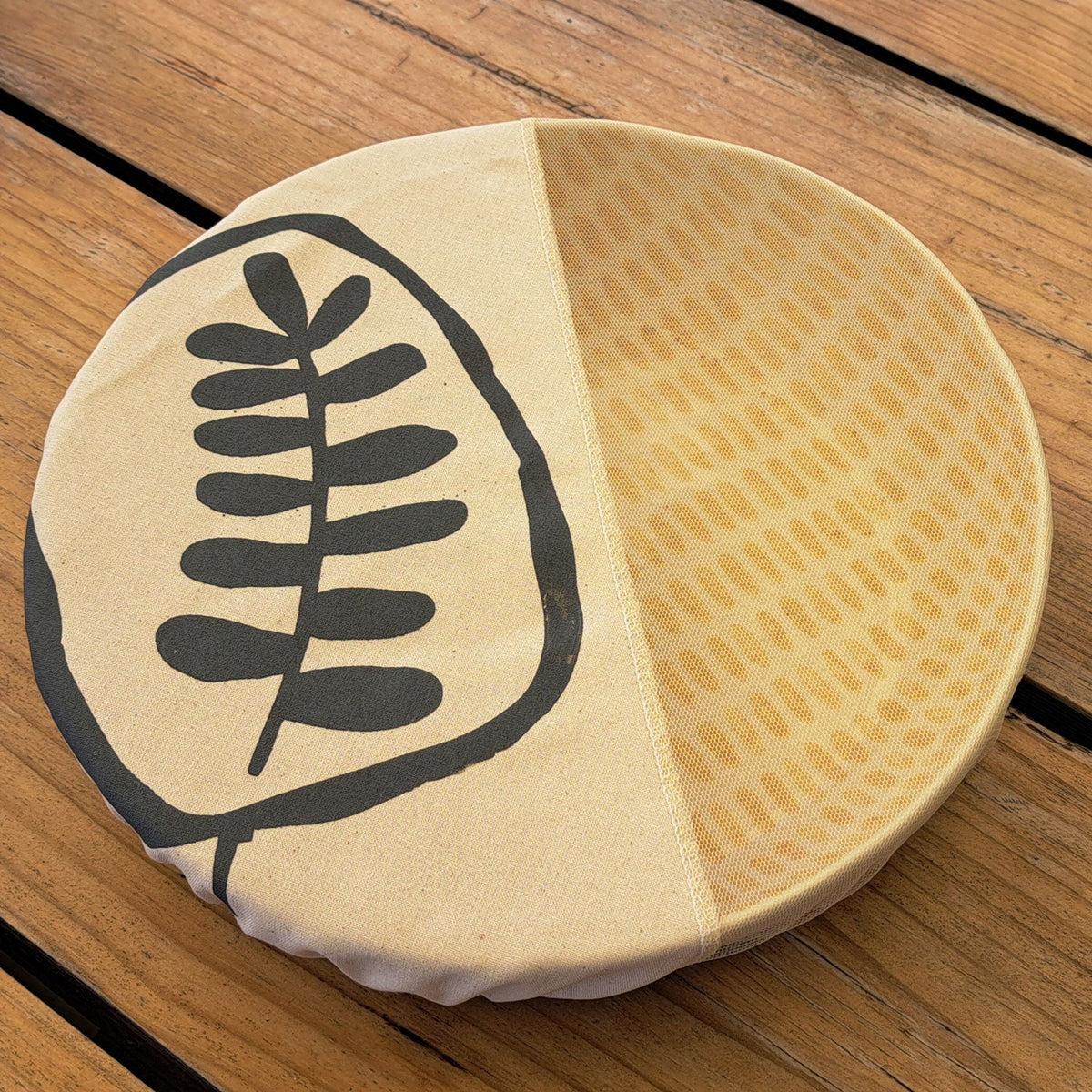 NiNi EyeSpy Bowl Covers – LEAF – Grey on Cream