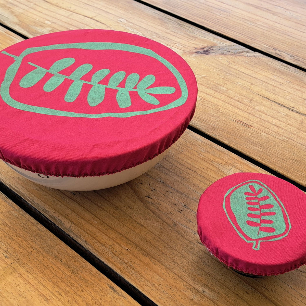 NiNi Bowl Covers – LEAF – Turquoise on Pink