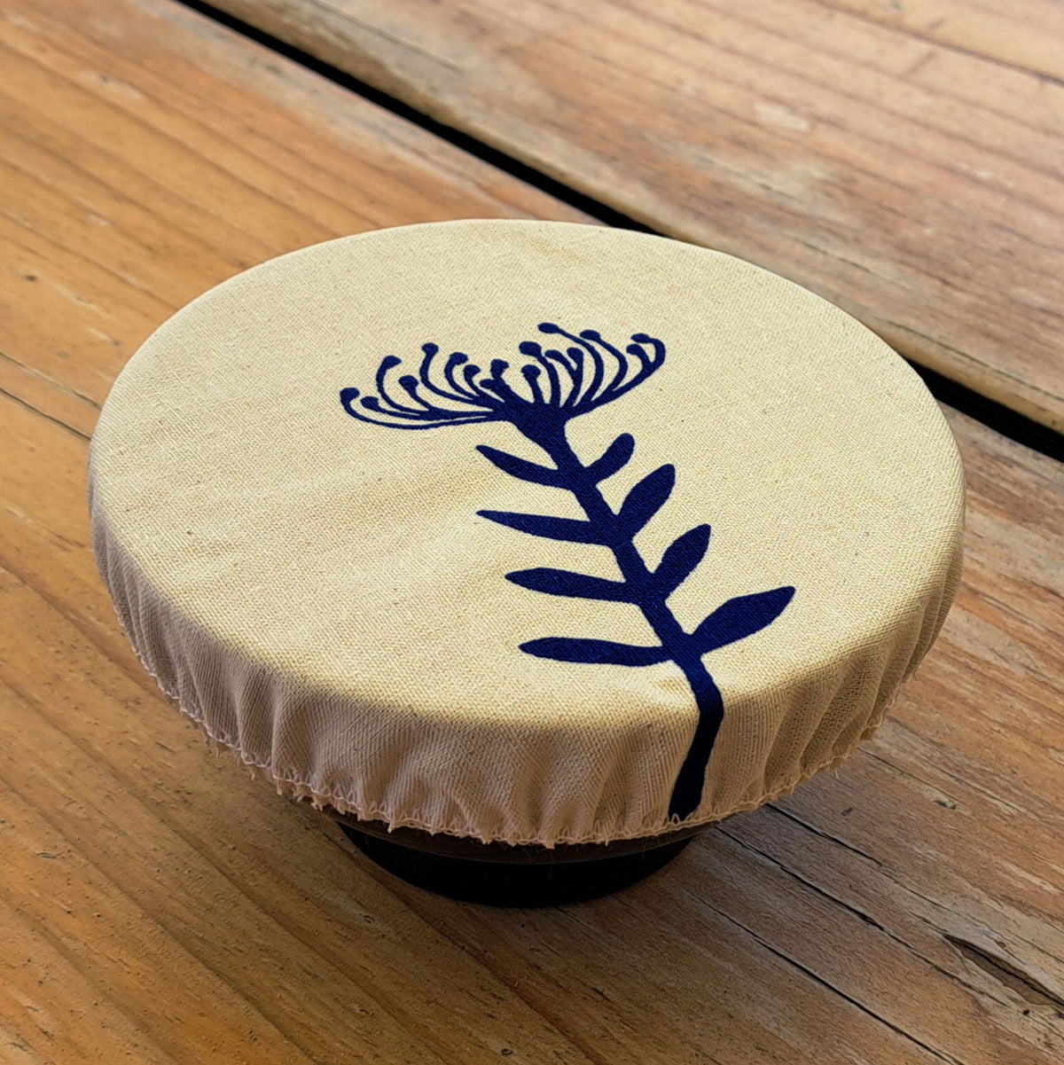 NiNi Bowl Covers – PINCUSHION – Navy on Cream – view 3