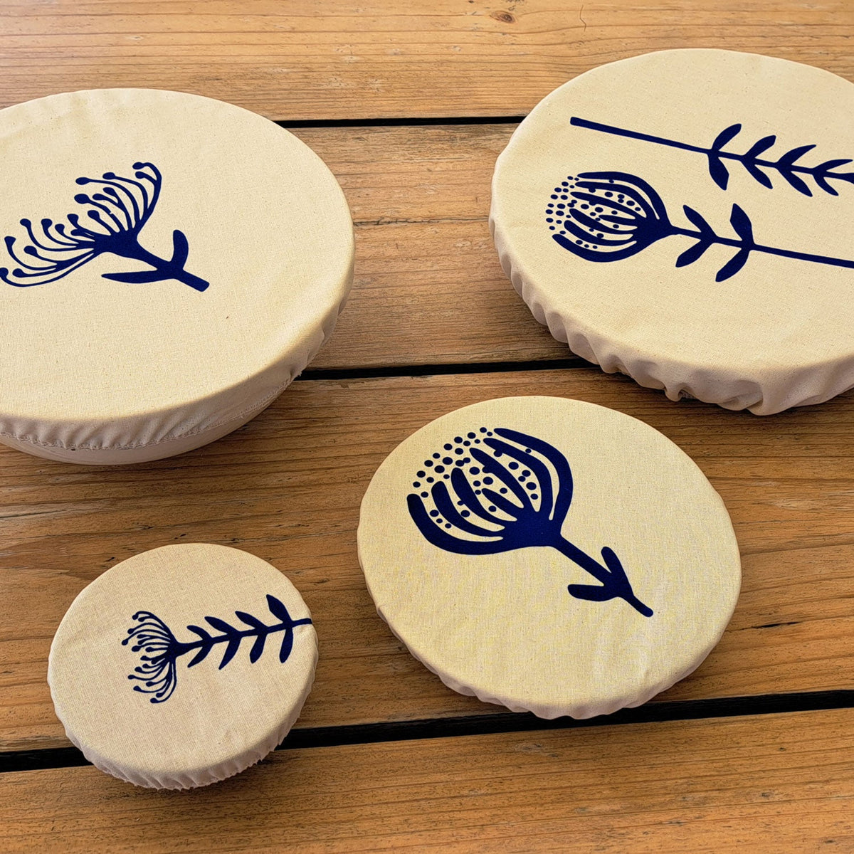 NiNi Bowl Covers – PINCUSHION – Navy on Cream