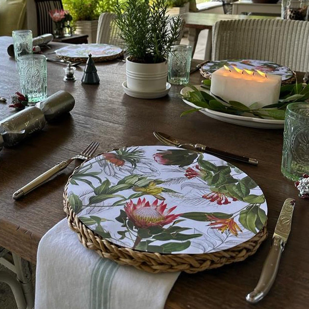 24 Placemats – Protea – Round – view 5