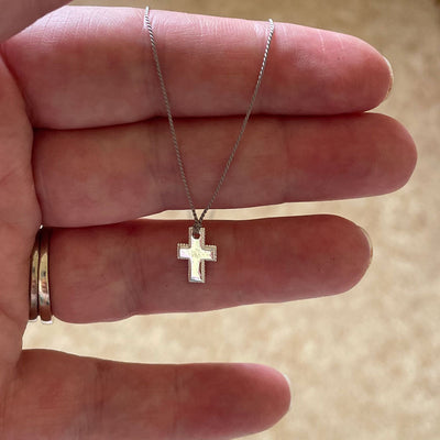 Detailed Cross Necklace – Grey Silk