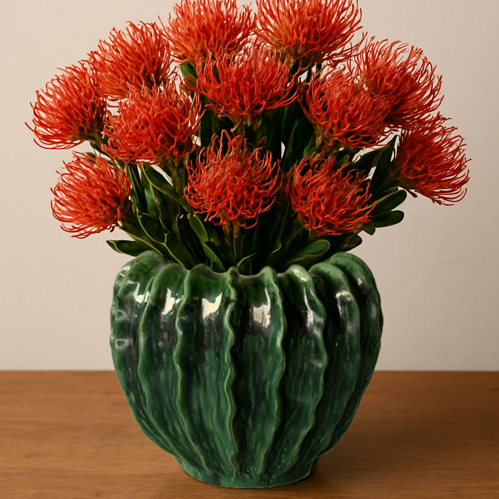 Large Ruffled Vase – Ceramic