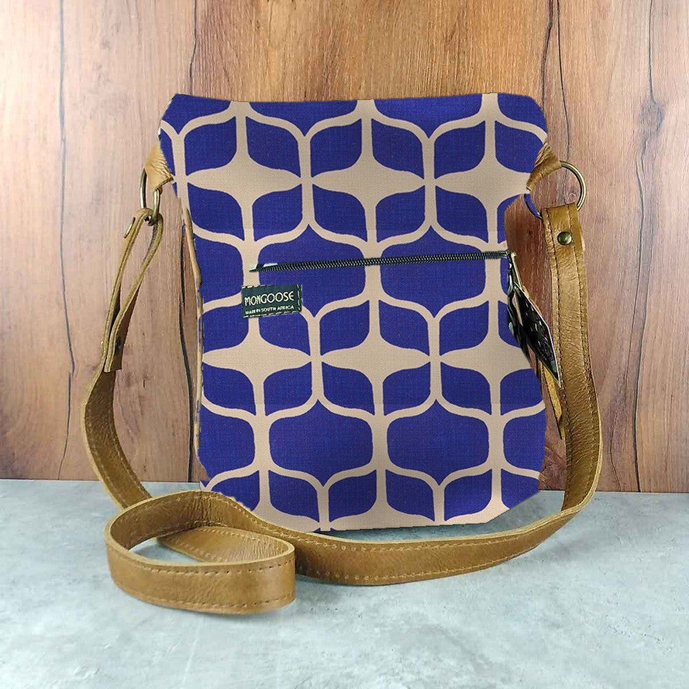 Mongoose Pouch Bag in Graphic Indigo-Natural