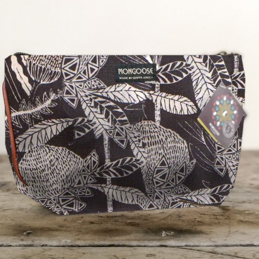 Mongoose Makeup Bag in Fynbos Cream-Charcoal