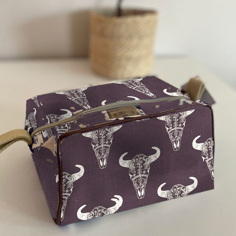 Mongoose Toiletry Bag in Skull Cream-Charcoal